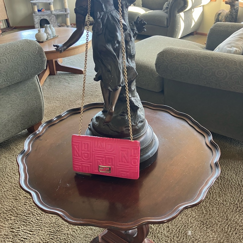 Fendi Pink Quilted wallet on a Chain beautiful condition! - Picture 2 of 8